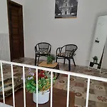 Case-grotte Degli Avi, Esperienza Abitativa In Grotta Modica