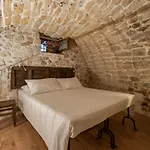 Case-grotte Degli Avi, Esperienza Abitativa In Grotta * Modica