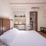 Appartement Case-grotte Degli Avi, Esperienza Abitativa In Grotta *