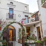 Case-grotte Degli Avi, Esperienza Abitativa In Grotta Modica