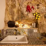 Appartement Case-grotte Degli Avi, Esperienza Abitativa In Grotta *