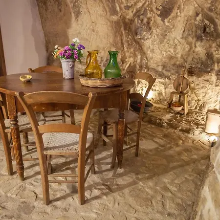 Case-grotte Degli Avi, Esperienza Abitativa In Grotta Modica