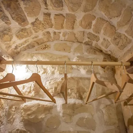Case-grotte Degli Avi, Esperienza Abitativa In Grotta Modica
