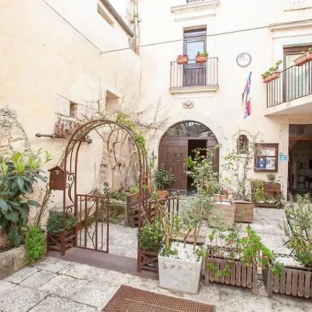 Apartment Case-grotte Degli Avi, Esperienza Abitativa In Grotta Modica
