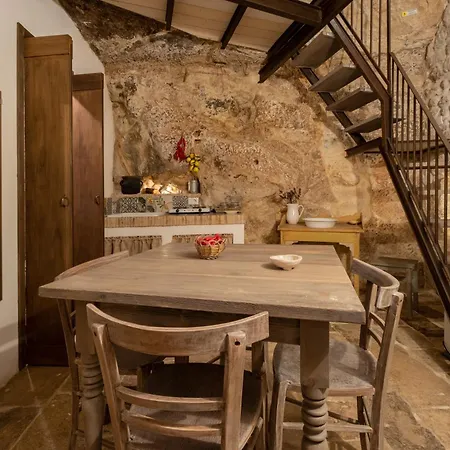 Case-grotte Degli Avi, Esperienza Abitativa In Grotta