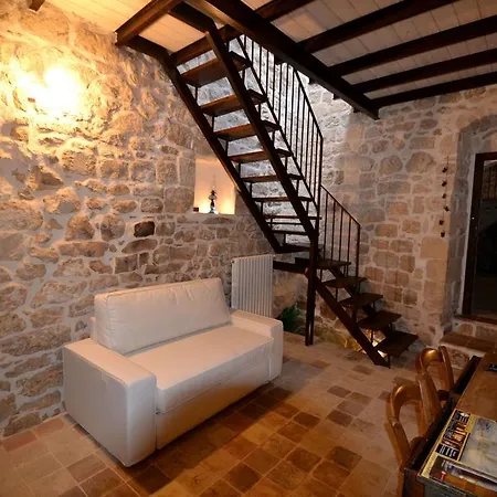 Case-grotte Degli Avi, Esperienza Abitativa In Grotta Modica