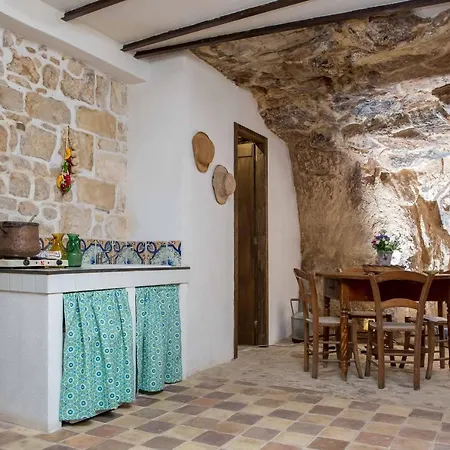 Apartment Case-grotte Degli Avi, Esperienza Abitativa In Grotta
