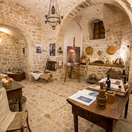 Case-grotte Degli Avi, Esperienza Abitativa In Grotta Apartment *